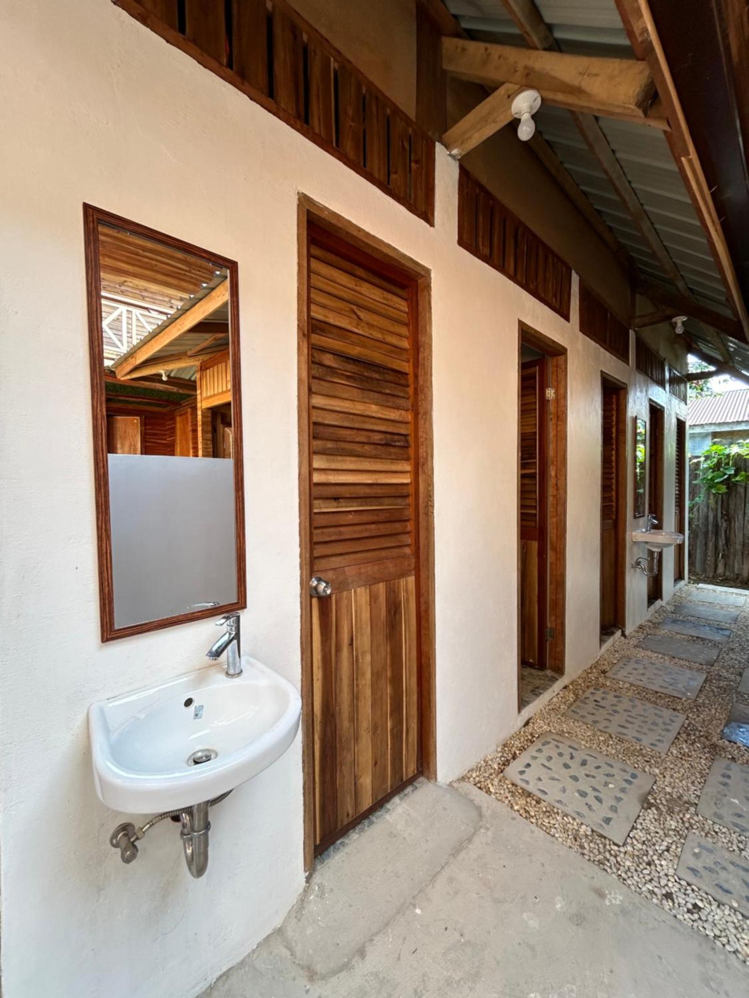 Islanders Hostel Port Barton San Vicente  Exteriér fotografie